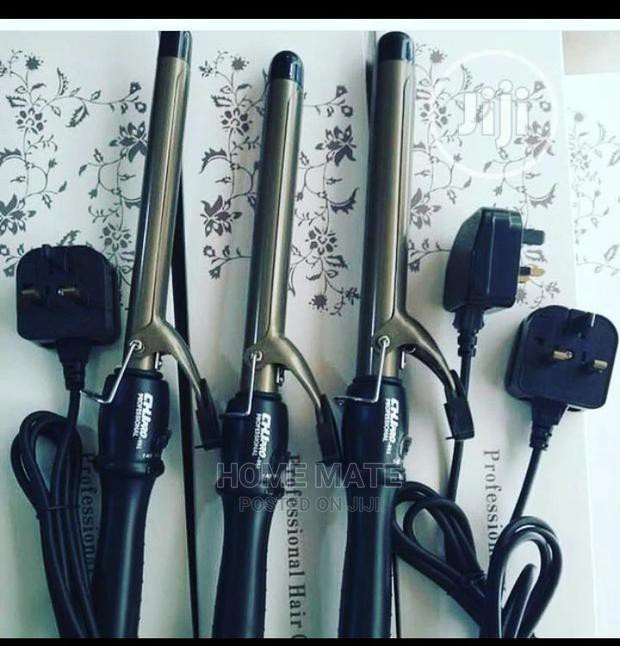 Professional salon hair curler with temperature display